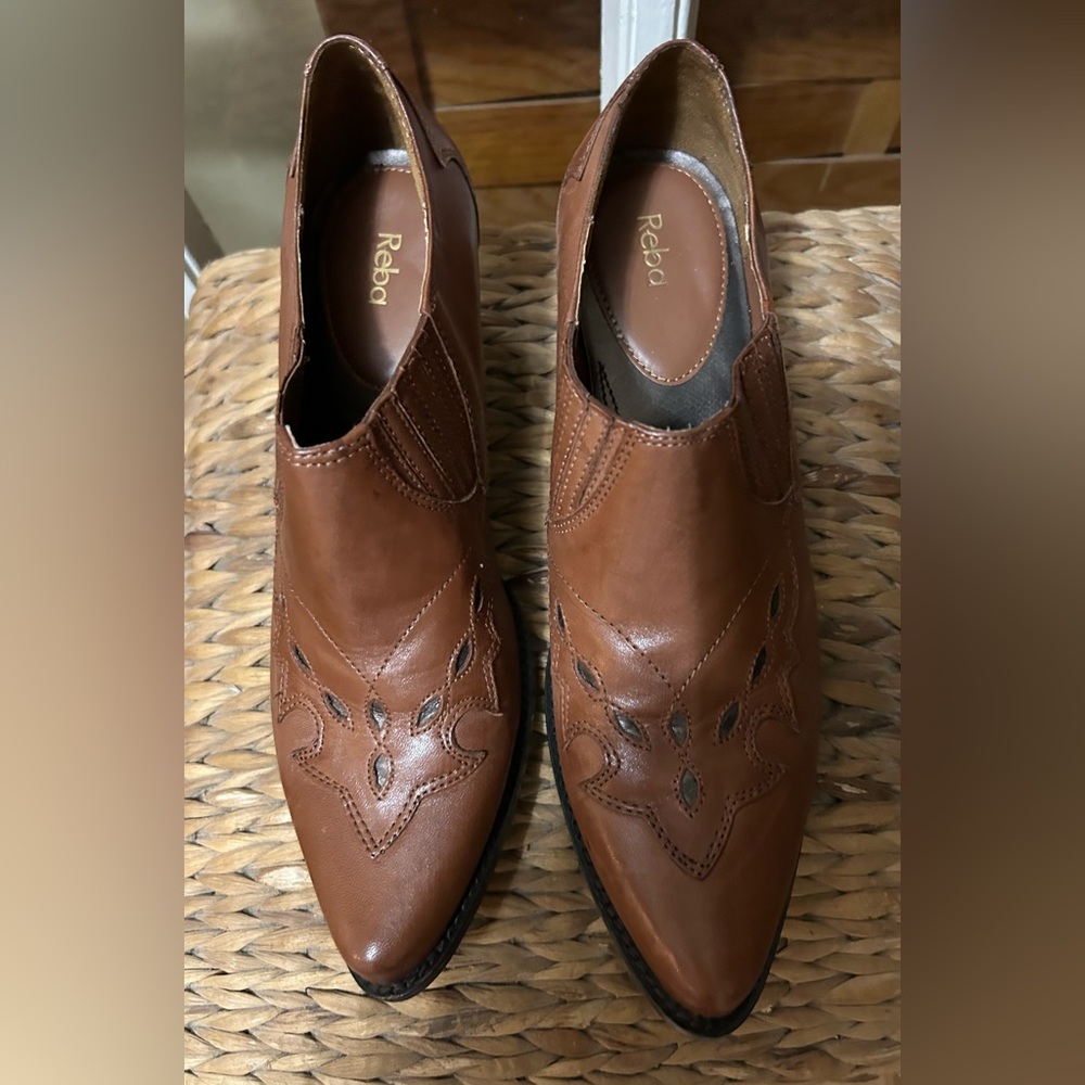Reba booties